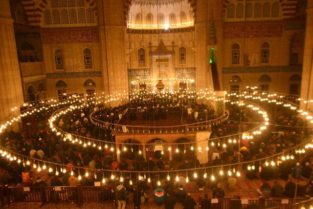 Selimiye Camii, kandilde doldu