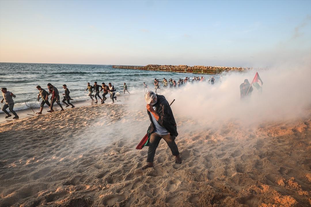 İsrail g&uuml;&ccedil;leri Gazze sahilinde 25 Filistinliyi yaraladı 