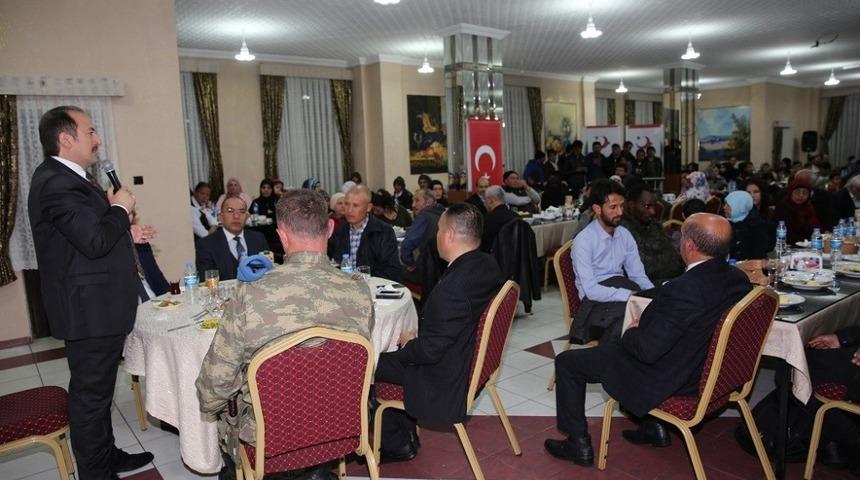 Vali Pehlivan, g&ouml;&ccedil;menlerle bir araya geldi