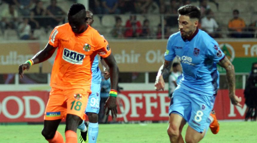 Trabzonspor'da kaptan Sosa tarihe ge&ccedil;ti