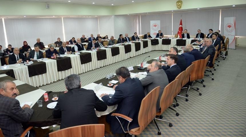 Vali Memiş: &ldquo;Katma değeri y&uuml;ksek hayvansal ve tarımsal &uuml;retim yapmalıyız&rdquo;