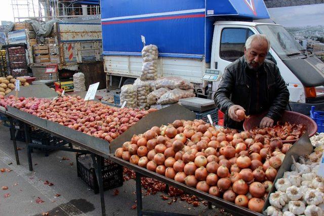 Masraflardan dolayı soğanın fiyatı arttı