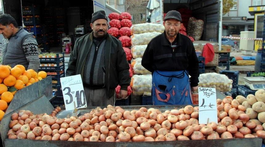 Masraflardan dolayı soğanın fiyatı arttı