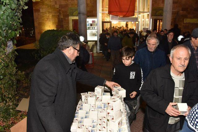 Mevlid Kandilinde camiler doldu taştı