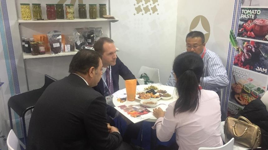 Gıda ihracat&ccedil;ıları &Ccedil;in pazarında b&uuml;y&uuml;mek istiyor