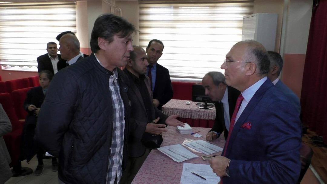 Temsilcilik se&ccedil;iminde &ouml;ğrencisine hazırladığı metni okutan &ouml;ğretmen hakkında soruşturma a&ccedil;ıldı