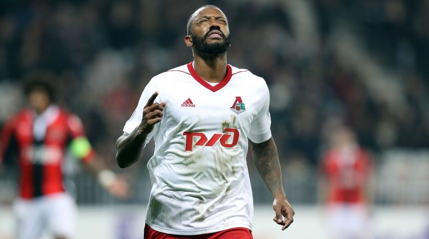 Galatasaray, menajerler tarafından &ouml;nerilen Manuel Fernandes'i bekletiyor