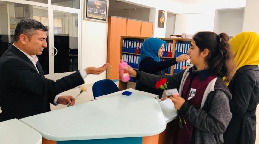 Yavuzeli İmam Hatip Ortaokulu &ouml;ğrencilerinden anlamlı ziyaret