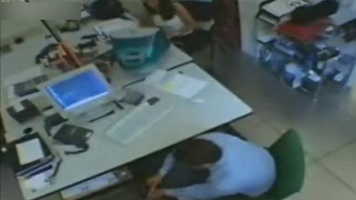 Yanındaki kadının etek altı görüntülerini çekmeye çalışınca... G3