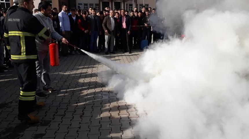 Bing&ouml;l&rsquo;de &ouml;ğrencilere yangın tatbikatı
