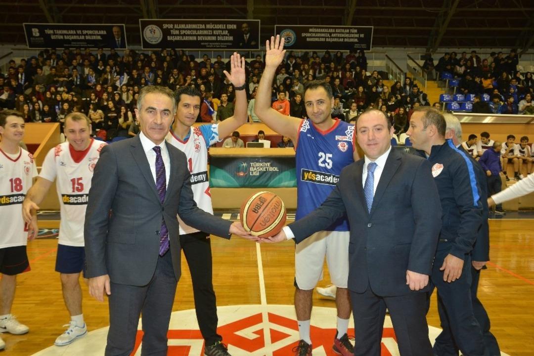 Okul sporları a&ccedil;ılış t&ouml;reni ile başladı