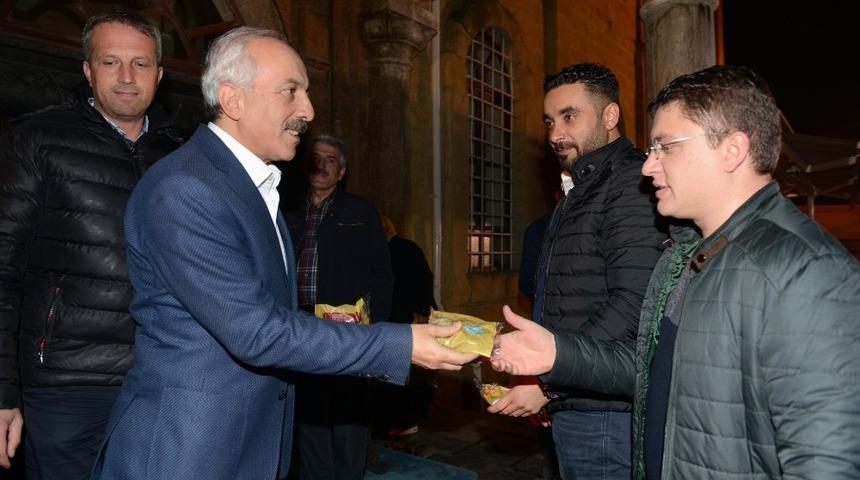 Çorum Belediyesi 44 bin paket kandil simidi dağıttı