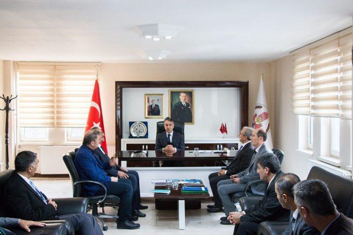 Vali Çağatay, belediye makamına geçti G2