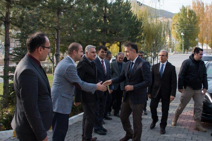 Vali Çağatay, belediye makamına geçti G5