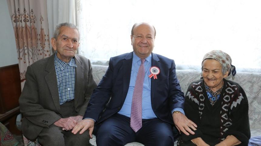 Efeler&rsquo;de emekli &ouml;ğretmenler buluşuyor