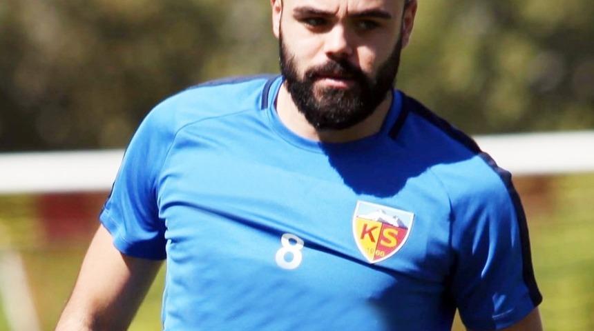 Hasan Hüseyin Acar koşulara başladı