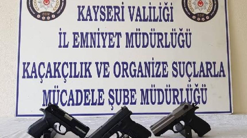 Ruhsatsız silah ticareti yapanlara operasyon! G&ouml;zaltılar var