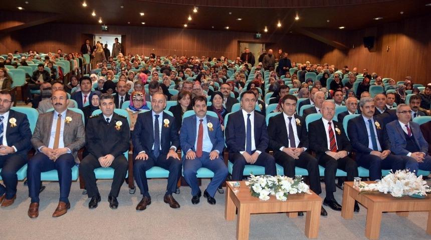 Yozgat&rsquo;ta &ldquo;Peygamberimiz ve Gen&ccedil;lik&rdquo; anlatıldı