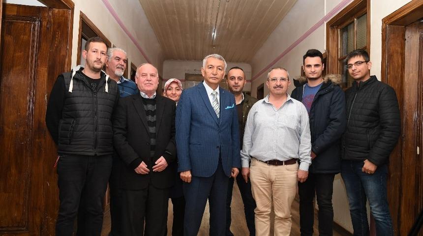 Başkan G&uuml;naydın&rsquo;dan tarihi binayı restore edip kullanan işletmeye teşekk&uuml;r