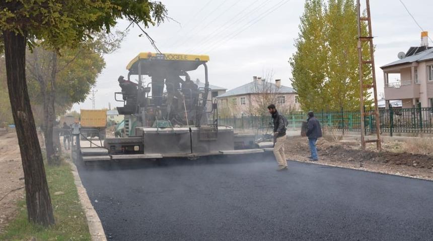 Alkanat Caddesi&rsquo;nde asfalt &ccedil;alışması