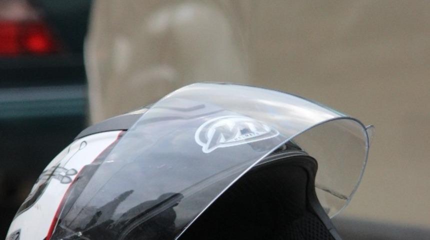 Motosiklet s&uuml;r&uuml;c&uuml;s&uuml; k&ouml;r nokta kurbanı oldu