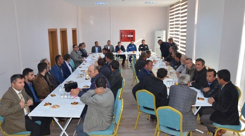 G&uuml;ny&uuml;z&uuml;&rsquo;nde G&uuml;venlik ve Muhtarlar Toplantısı