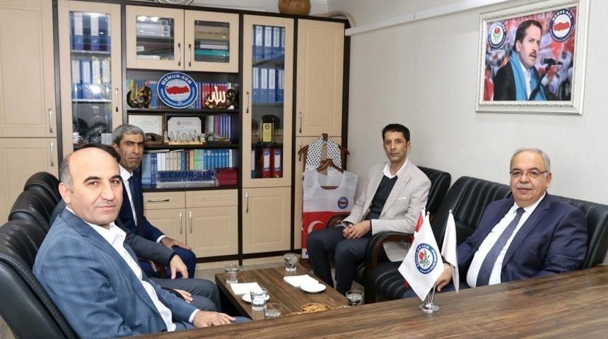 Başkan Kutlu Eğitim Bir- Sen y&ouml;netimi ile bir araya geldi