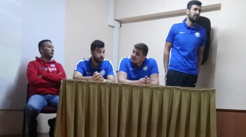 Belediyesporlu hentbolcular lise &ouml;ğrencileriyle buluştu