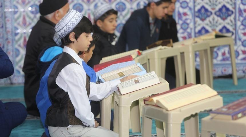 Şahinbey Belediyesi camiye giden &ccedil;ocukları &ouml;d&uuml;llendiriyor