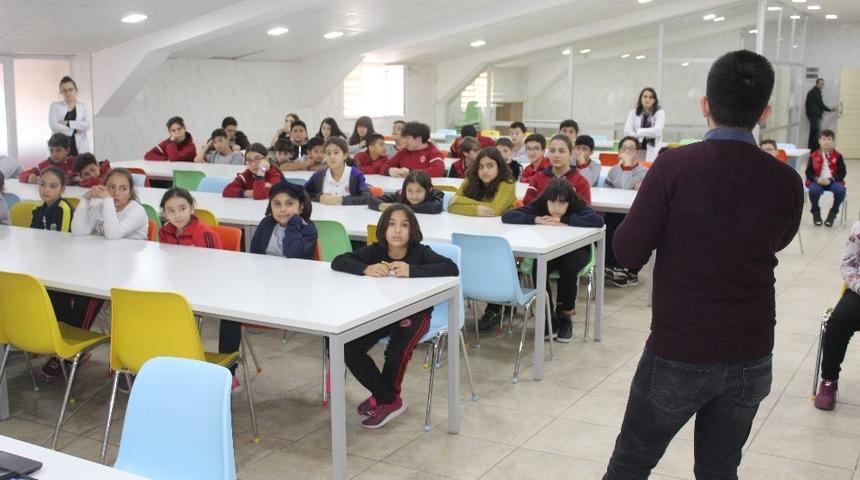 &Ouml;ğrencilere b&ouml;brek sağlığı ve beslenme &ouml;nerileri anlatıldı