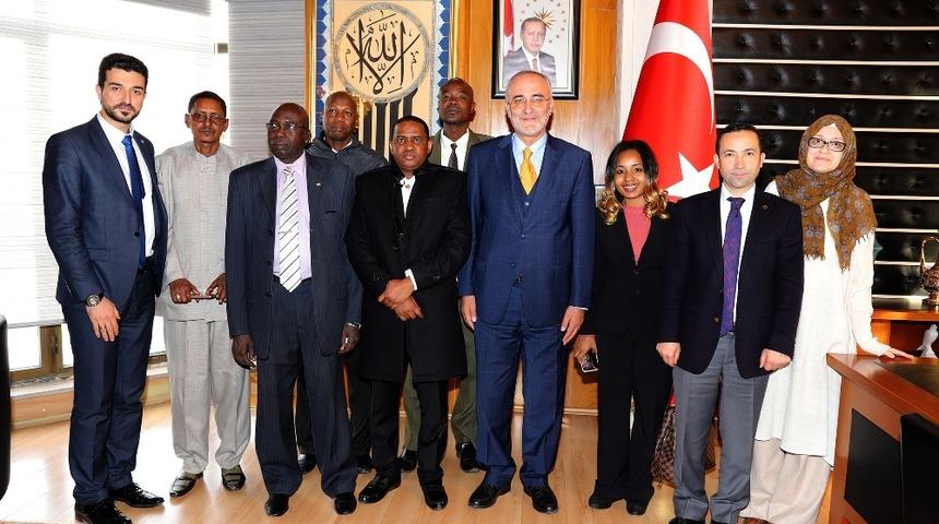 Nijerli Bakandan Büyükşehir’e ziyaret