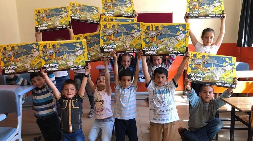 Çocukları gününde sevindirdiler