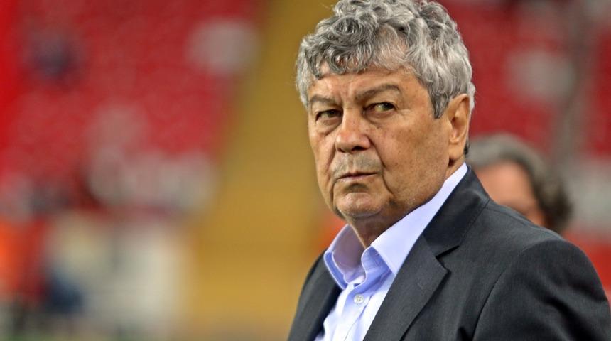 Türkiye - Ukrayna maçında taraftarlar Lucescu ve Yıldırım Demirören'i istifaya davet etti!