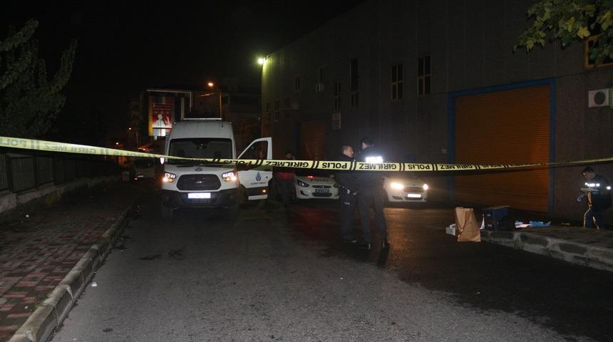 İstanbul'da korku dolu anlar! Yoldan geçenlere rastgele ateş açıp intihar etti!