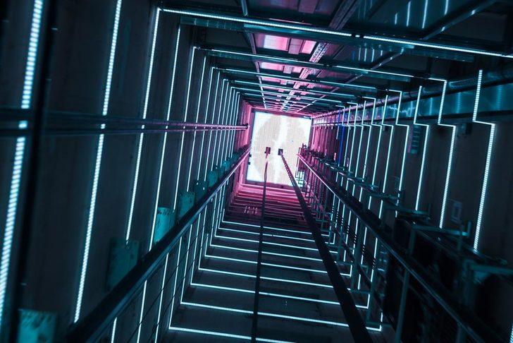 Asansörle 84 kat aşağı düştüler  G5