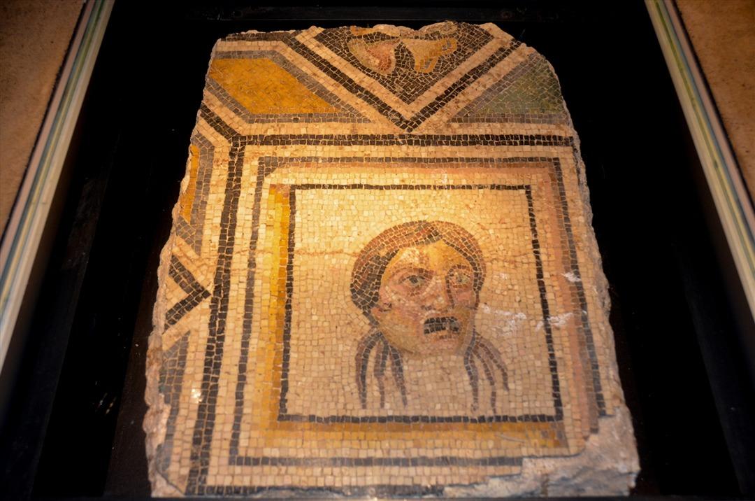 "&Ccedil;ingene Kızı" mozaiğinin ABD'deki kayıp par&ccedil;aları T&uuml;rkiye'ye d&ouml;n&uuml;yor 