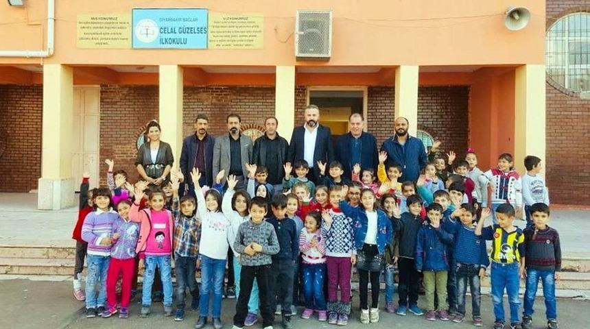 AK Ocaklarından &ouml;ğrencilere kırtasiye yardımı