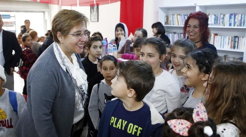 Konaklı &ccedil;ocuklara &ccedil;ifte armağan