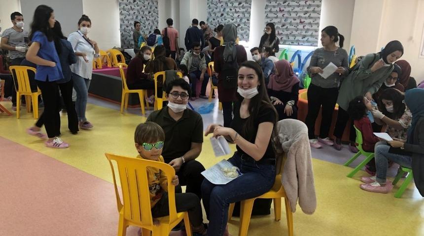 Diş Hekimi adaylarından miniklere diş kontrol&uuml;