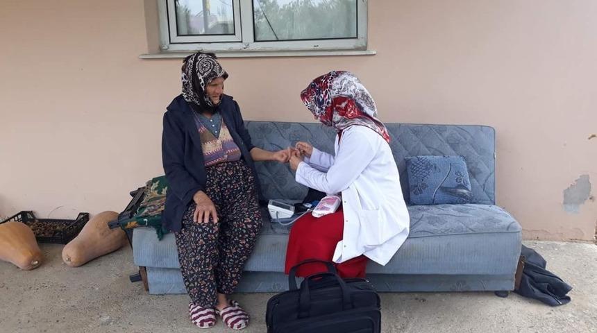 Kemalpaşa&rsquo;da evde sağlık hizmetleri takdir topluyor