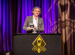 'Mutlu Kadın Hareketi'ne Stevie’den gümüş ödül