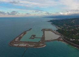 Rize-Artvin Havalimanı'nda denize 14,5 milyon ton taş döküldü