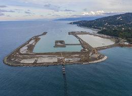 Rize-Artvin Havalimanı'nda denize 14,5 milyon ton taş döküldü