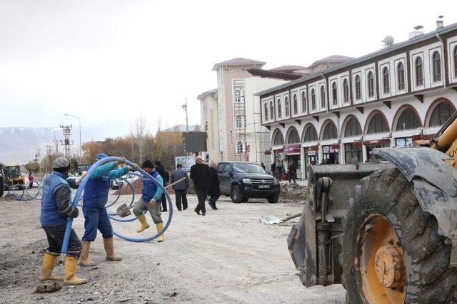 Gürpınar’da içme suyu hatları yenileniyor