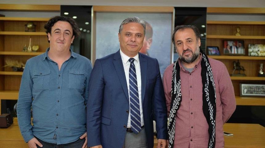Başkan Uysal, Y&ouml;netmen &Ouml;zcan Alper&rsquo;i ağırladı