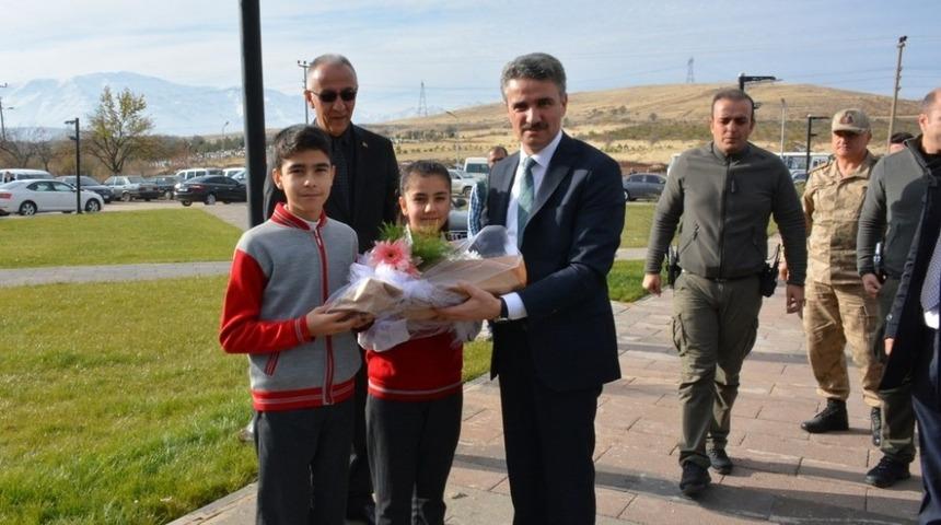 Vali Baruş, Doğanşehir&rsquo;de incelemelerde bulundu