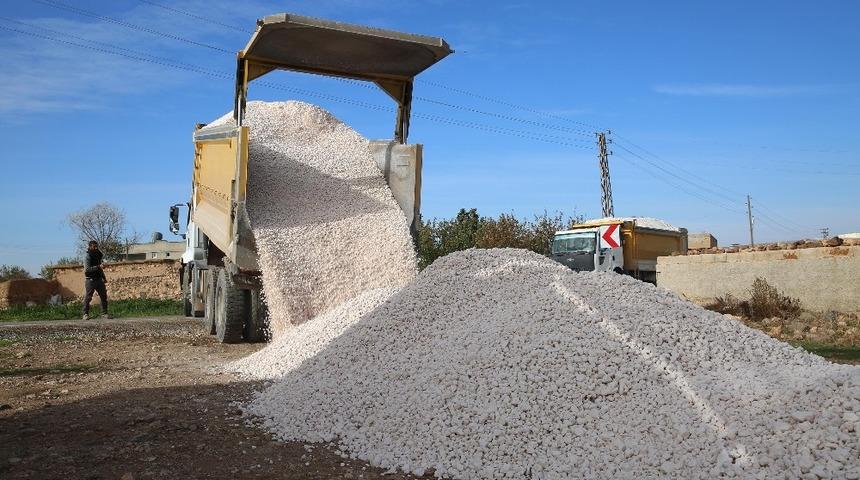 Haliliye&rsquo;de kırsalın yol ihtiya&ccedil;ları gideriliyor