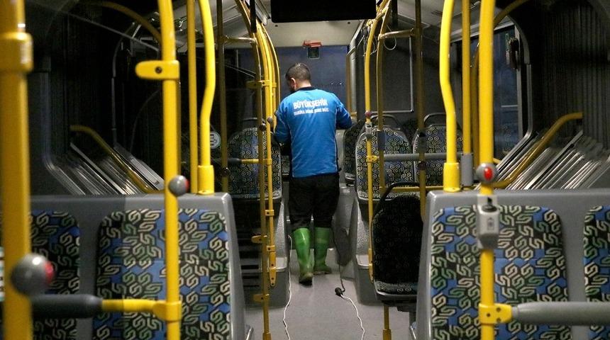 Toplu taşıma ara&ccedil;larındaki temizlik &ccedil;alışmaları aralıksız s&uuml;r&uuml;yor