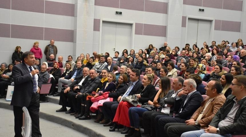 Prof. Dr. Üstün Dökmen Çorlulularla bir araya geldi