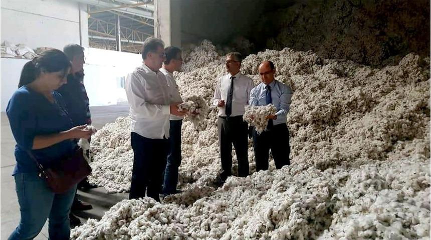 Söke’de 28 pamuk toplama makinesi sahibine cpeza